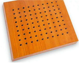 Placa de madeira da isolação de madeira perfurada à prova de som da fibra de vidro dos painéis acústicos