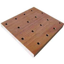 Placas de gipsita de madeira laminadas perfuradas PVC resistentes sadias