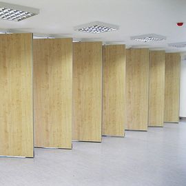 Portas de madeira de dobramento da separação à prova de som acústica móvel do escritório 65 milímetros de espessura
