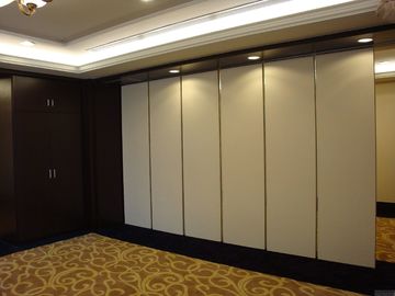 Divisores de sala acústicos da madeira compensada feita sob encomenda para a proteção ambiental decorativa do hotel