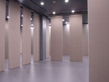 Exposição salão/dobradura acústica das paredes separação do escritório operável