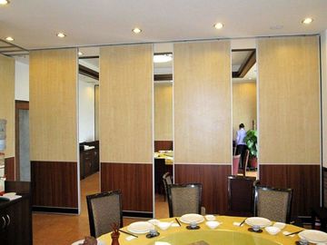 Paredes de separações móveis acústicas de Salão do banquete do hotel/porta de deslizamento de dobramento