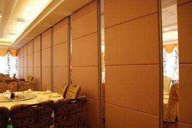 Divisores de sala acústicos da superfície do couro do hotel, espessura do painel 65 milímetros