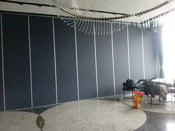 Paredes de separação operáveis acústicas duráveis do escritório, porta do móvel da sala de conferências da Índia