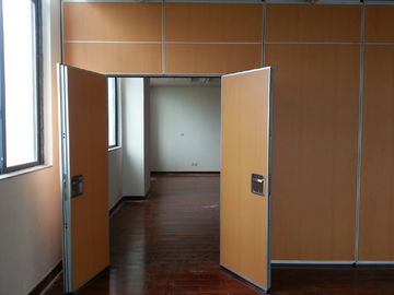 A parede móvel do escritório do MDF divide o tipo do painel da melamina, deslizando divisores de sala
