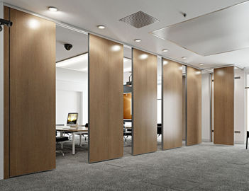As paredes de separação de dobramento operáveis/fazem isolamento sonoro divisores de sala de madeira modernos