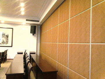 Trilha de alumínio que desliza a parede de separação móvel da sala de conferências do rolo com superfície flexível do couro do sistema