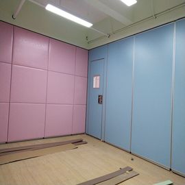 Cor de couro de madeira de dobramento operável acústica do rosa do revestimento das separações da parede da sala de aula