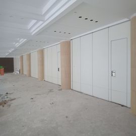 As paredes de separação operáveis acústicas com portas da passagem/anodizaram o alumínio 6063 - o quadro T5