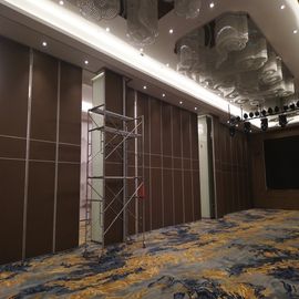 Portas deslizantes acústicas de parede de separação do projeto de madeira interior para o auditório/banquete Salão