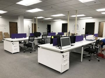 Separações da mesa de escritório da forma com o revestimento do folheado dos armários anti - risco