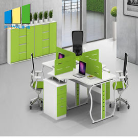 As separações modernas do mobiliário de escritório com a tabela de aço do pé/plutônio surgem
