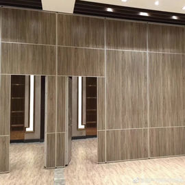 As paredes de separação móveis de Salão do banquete fazem isolamento sonoro o interior do MDF que desliza a porta de madeira