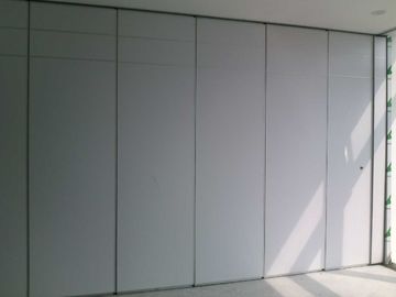 Separação operável da parede do painel móvel à prova de som de Dinning Salão do hotel com porta da passagem