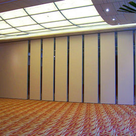 As separações acústicas da parede de salão de exposição fazem isolamento sonoro paredes móveis