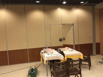 Separação de dobramento da parede da sala de conferências móvel comercial à prova de som da parede da separação da sala
