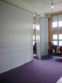 Escritório moderno que desliza a parede de separação de dobramento, divisor de sala acústico