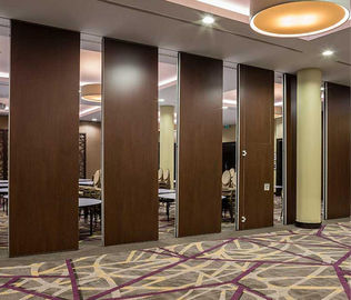 Madeira móvel da separação que dobra a parede de separação acústica para a decoração da sala de conferências