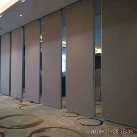 Paredes de separação acústicas de dobramento de madeira removíveis que deslizam separações operáveis ​​para a sala de conferências
