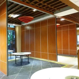 Tela de dobramento ativa que desliza paredes de separação móveis para a sala de reunião do escritório do hotel