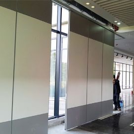 Projeto interior da tela do hotel que desliza a parede de separação acústica de dobramento para a sala de aula