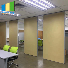 As separações operáveis acústicas fazem isolamento sonoro paredes de separação móveis para a sala de reunião