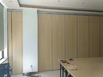 Separações operáveis da parede removível que deslizam encontrando divisores de sala acústicos para a sala de conferências