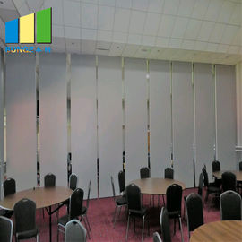 As separações móveis acústicas do salão de baile fazem isolamento sonoro paredes de separação de dobramento para o restaurante em Tailândia
