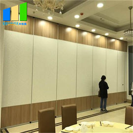 Jantando e divisores de sala acústicos removíveis da separação da sala de visitas que movem a separação das paredes com porta