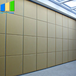 A prova sadia divide paredes de separação móveis do Mdf do painel acústico de divisor de sala do acordeão das portas de dobradura em Dubai