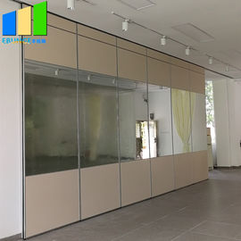 A dobradura móvel de alumínio acústica pendurada superior do painel de parede de vidro do espelho da parede de separação espelhou a tela do divisor de sala