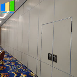 Divisores de sala acústicos retráteis de alumínio da porta de dobradura que dobram a parede de separação portátil para o hotel