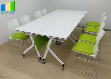 O mobiliário de escritório divide da tabela dobrável do treinamento da mesa tabelas de conferência empilháveis de dobramento