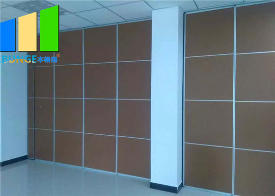 Paredes de separação de dobramento acústicas operáveis materiais do painel de madeira para o projeto da parede de separação do escritório