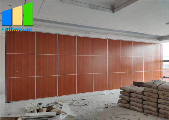 Divisor do espaço de escritórios que desliza paredes de separação móveis de suspensão para a sala de conferências