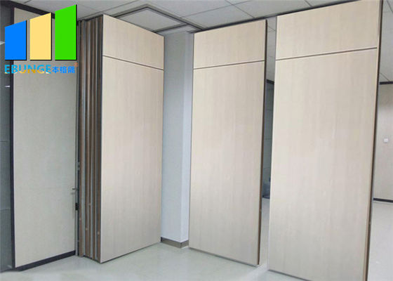 Sistema de suspensão Romovable acústico que desliza paredes de separação de dobramento do escritório