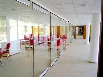 12 milímetros de vidro transparente da espessura que desliza paredes de separação para a sala de conferências