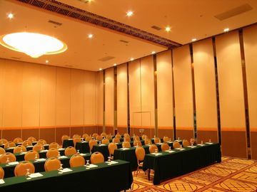 Som - espessura acústica absorvente das paredes de separação 85mm da sala de conferências/escritório
