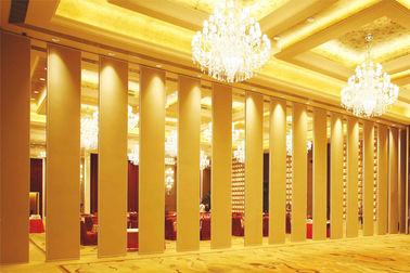 Dobradura de madeira da superfície e paredes de separação móveis para o banquete Salão
