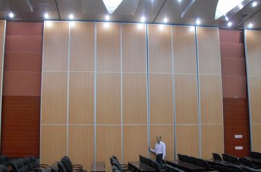 Paredes de separação de madeira móveis de dobramento para o sistema de suspensão superior da sala de conferências