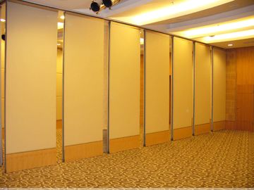 Paredes de separação de dobramento interiores de madeira operáveis do quadro de alumínio para a recepção Salão