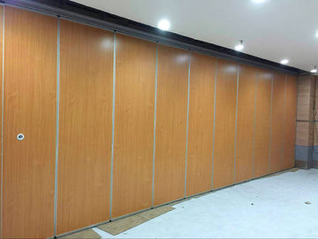 Divisores de sala acústicos da multi cor/mobília comercial que desliza paredes de separação de dobramento