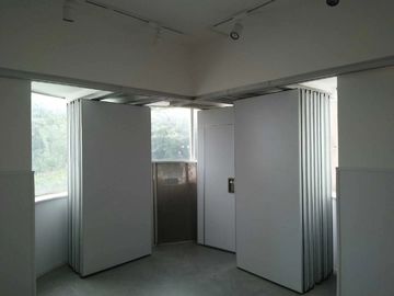 Madeira compensada terminada dobrando paredes de separação para a sala de aula, divisores de sala à prova de som da espessura de 65mm