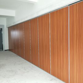 O teto acústico de alumínio de anodização da parede de separação do MDF montou a cor personalizada ereta livre