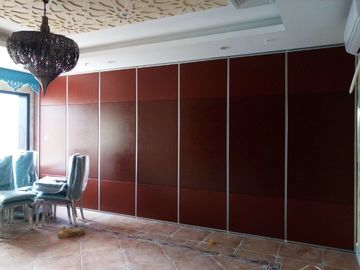 A porta móvel à prova de som da separação da sala de reunião suspende a parede operável acústica