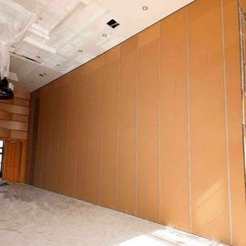 As portas deslizantes de dobramento de paredes de separação da sala de conferências fazem isolamento sonoro paredes operáveis