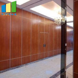 Paredes de separação operáveis de madeira de Malásia que dobram a porta da separação para o hotel