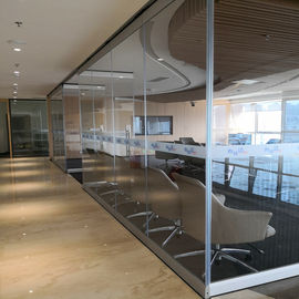 O mobiliário de escritório de vidro Frameless divide paredes operáveis para a sala de conferências