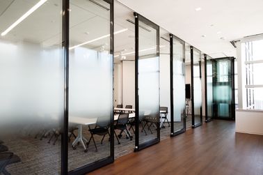 Divisores de sala flexíveis móveis do vidro geado de paredes de separação para o escritório