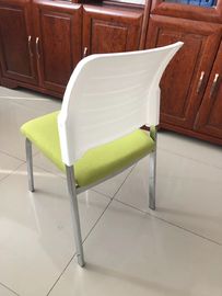 O múltiplo ergonômico da cadeira do escritório de EBUNGE colore a cadeira empilhável do visitante do convidado do escritório para a sala de reunião